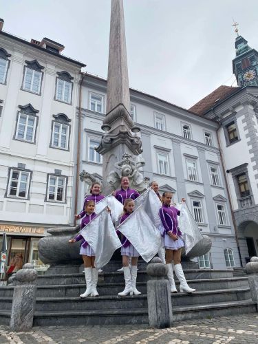 DRUŠTVO MAŽORET SODRAŽICA